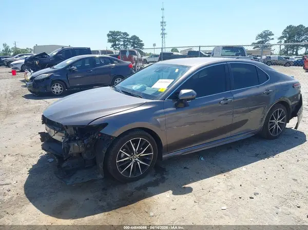 4T1T11AK6NU647188 2022 TOYOTA CAMRY - Image 2