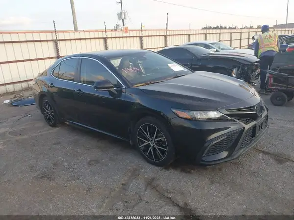 4T1T11AK6NU661902 2022 TOYOTA CAMRY - Image 1