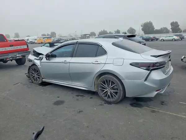 4T1T11AK6NU677257 2022 TOYOTA CAMRY - Image 2