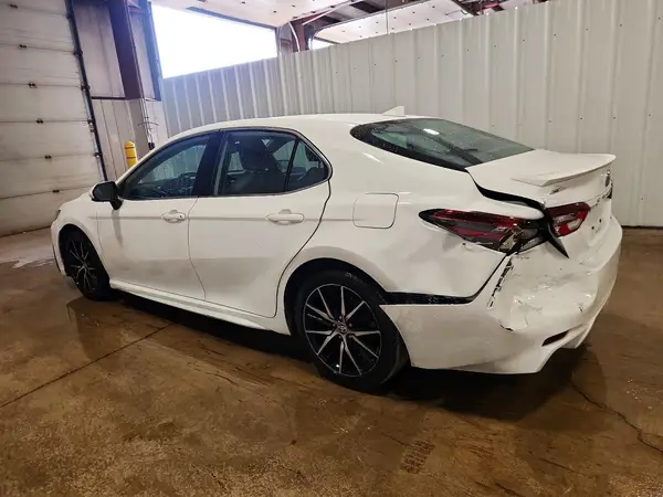 4T1T11AK6NU695595 2022 TOYOTA CAMRY - Image 2