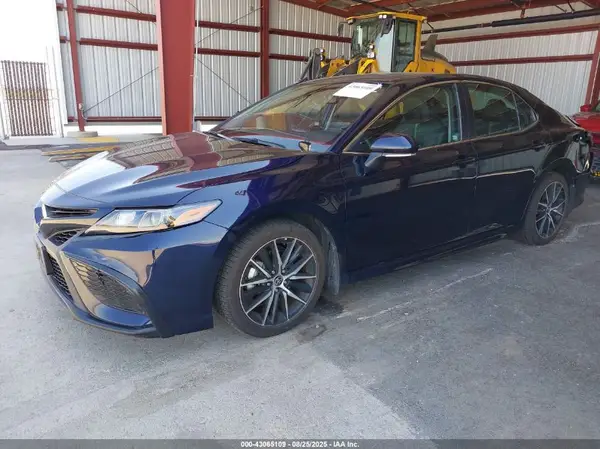 4T1T11AK6NU700326 2022 TOYOTA CAMRY - Image 2