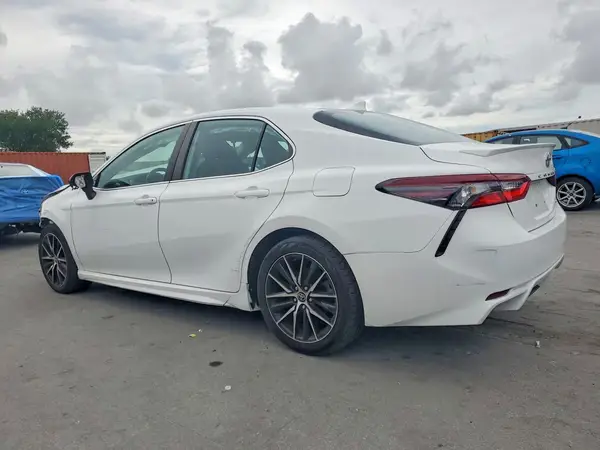 4T1T11AK6NU711326 2022 TOYOTA CAMRY - Image 2