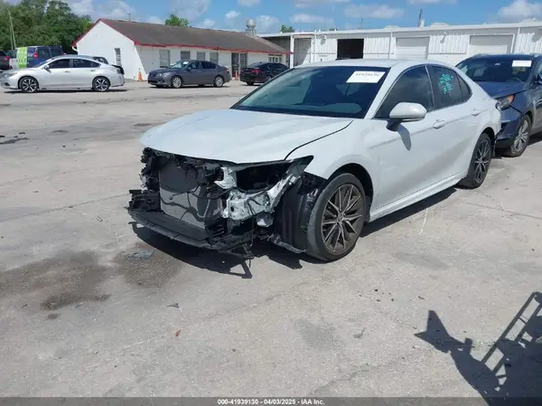 4T1T11AK6PU172984 2023 TOYOTA CAMRY - Image 2