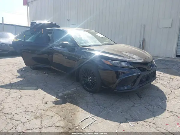 4T1T11AK7MU462324 2021 TOYOTA CAMRY - Image 1
