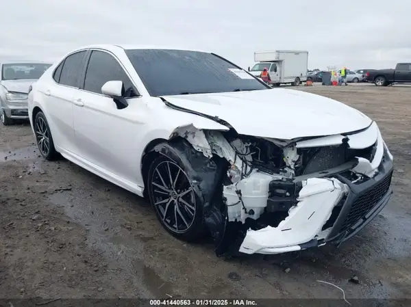 4T1T11AK7MU515295 2021 TOYOTA CAMRY - Image 1