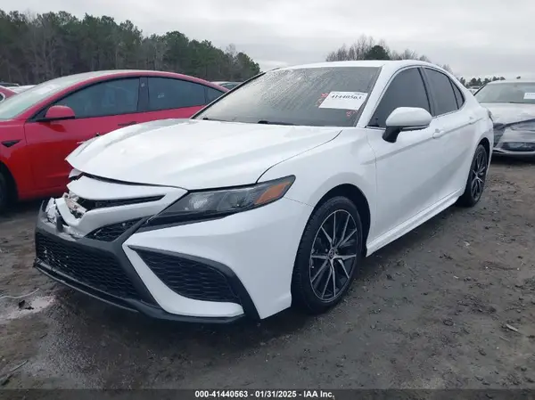 4T1T11AK7MU515295 2021 TOYOTA CAMRY - Image 2