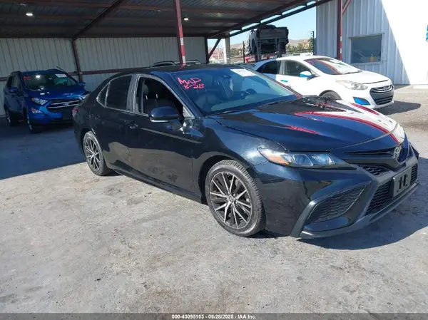 4T1T11AK7MU531724 2021 TOYOTA CAMRY - Image 1