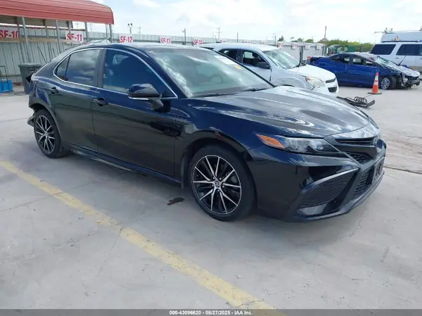 4T1T11AK7MU534476 2021 TOYOTA CAMRY - Image 1