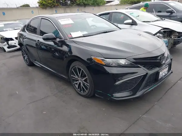 4T1T11AK7MU546224 2021 TOYOTA CAMRY - Image 1