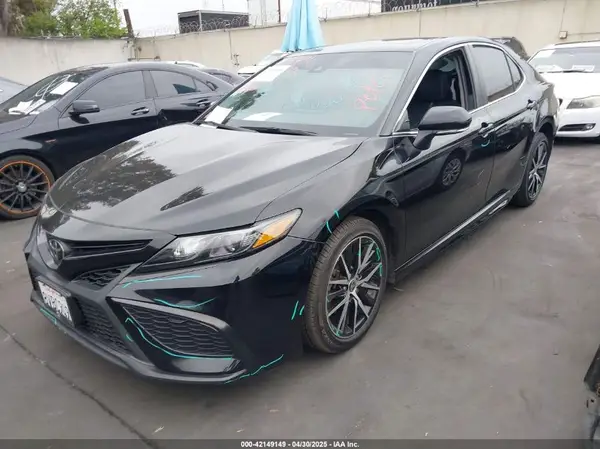 4T1T11AK7MU546224 2021 TOYOTA CAMRY - Image 2