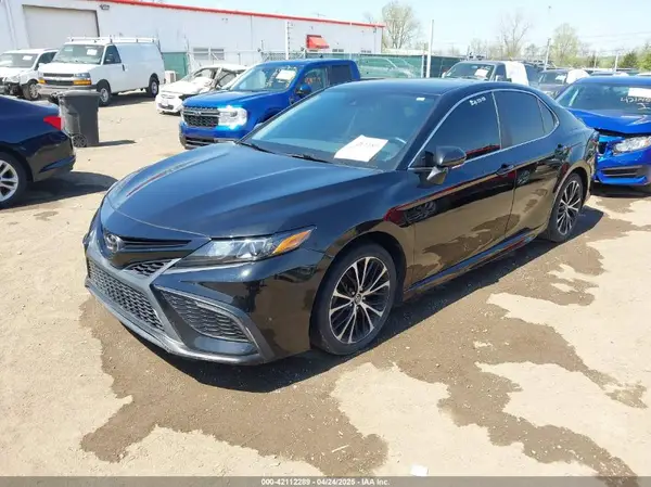 4T1T11AK7MU556980 2021 TOYOTA CAMRY - Image 2