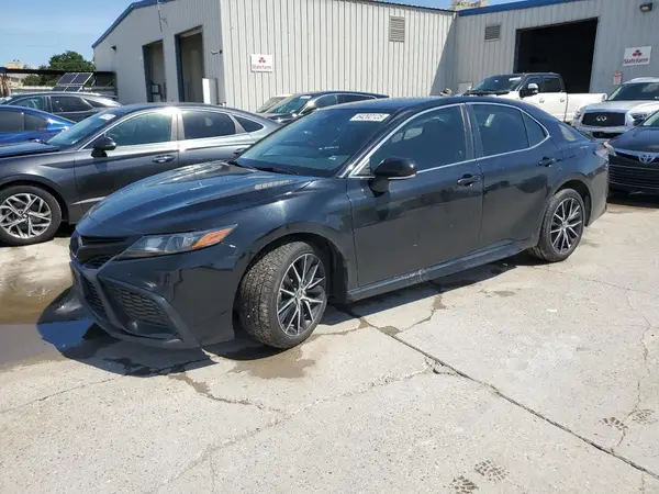 4T1T11AK7MU557580 2021 TOYOTA CAMRY - Image 1