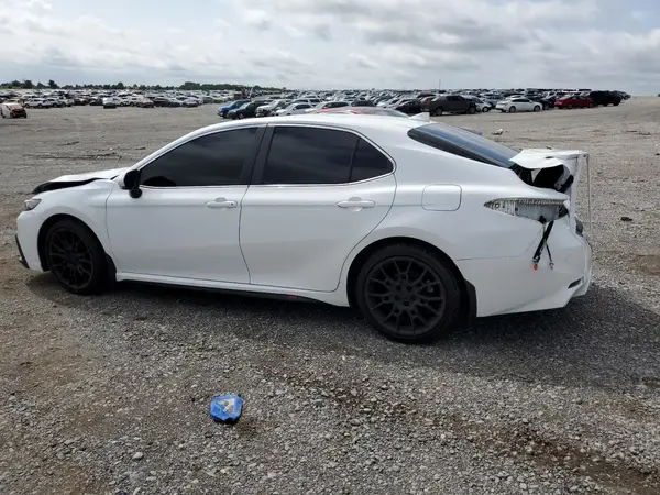 4T1T11AK7MU559524 2021 TOYOTA CAMRY - Image 2
