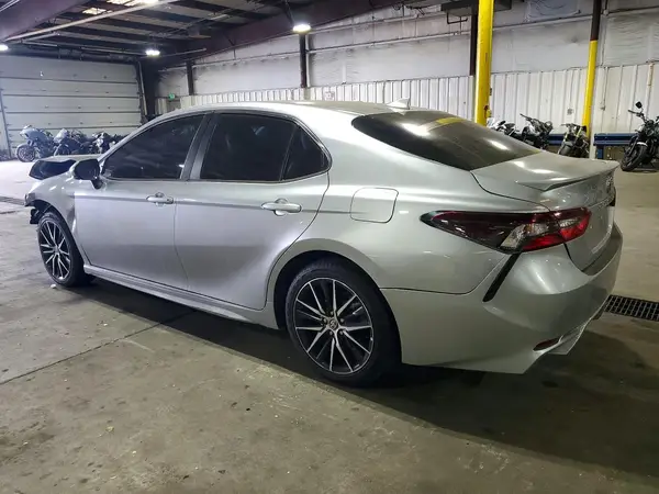 4T1T11AK7MU606258 2021 TOYOTA CAMRY - Image 2