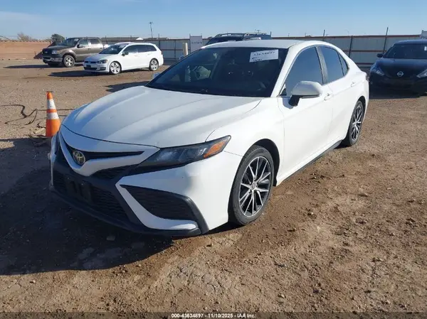 4T1T11AK7MU612660 2021 TOYOTA CAMRY - Image 2