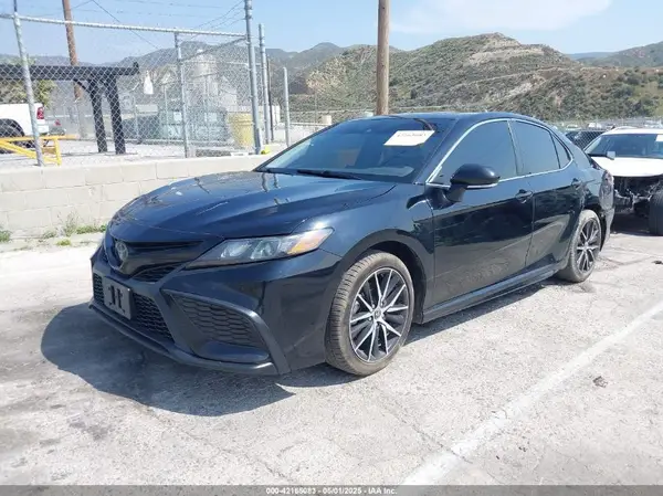 4T1T11AK7MU615798 2021 TOYOTA CAMRY - Image 2
