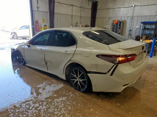 4T1T11AK7NU005191 2022 TOYOTA CAMRY - Image 2