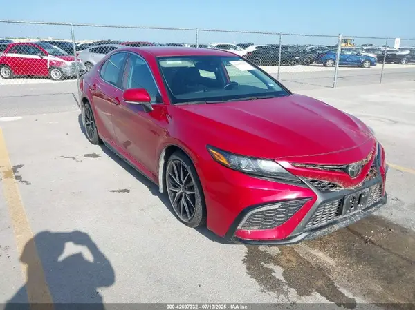 4T1T11AK7NU016224 2022 TOYOTA CAMRY - Image 1