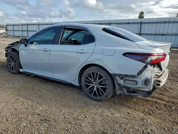 4T1T11AK7NU022928 2022 TOYOTA CAMRY - Image 2