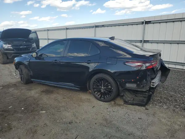 4T1T11AK7NU031211 2022 TOYOTA CAMRY - Image 2