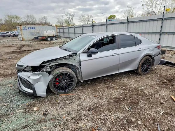 4T1T11AK7NU036828 2022 TOYOTA CAMRY - Image 1