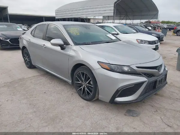4T1T11AK7NU039079 2022 TOYOTA CAMRY - Image 1