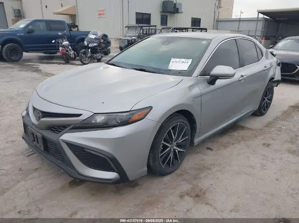 4T1T11AK7NU039079 2022 TOYOTA CAMRY - Image 2