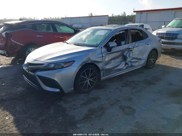 4T1T11AK7NU041334 2022 TOYOTA CAMRY - Image 2
