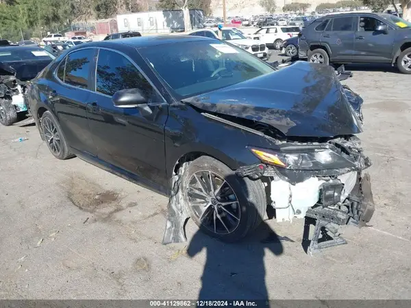 4T1T11AK7NU046954 2022 TOYOTA CAMRY - Image 1