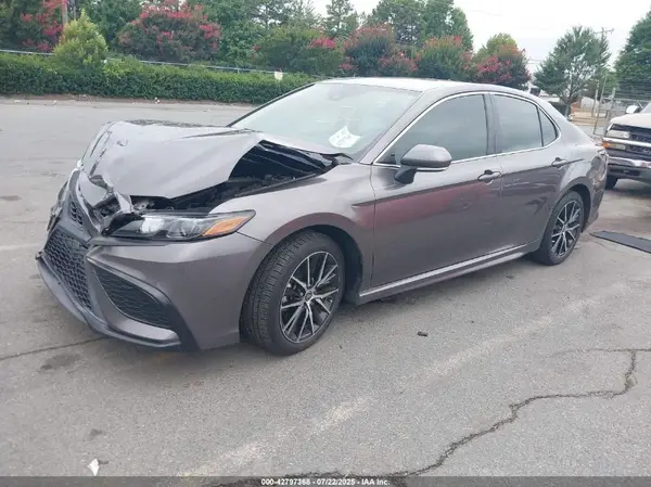 4T1T11AK7NU056822 2022 TOYOTA CAMRY - Image 2