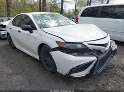 4T1T11AK7NU061356 2022 TOYOTA CAMRY