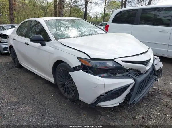 4T1T11AK7NU061356 2022 TOYOTA CAMRY - Image 1