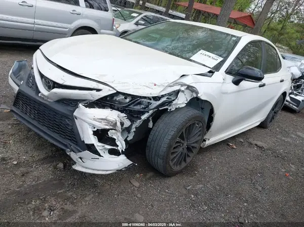 4T1T11AK7NU061356 2022 TOYOTA CAMRY - Image 2
