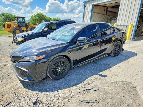 4T1T11AK7NU070364 2022 TOYOTA CAMRY - Image 1