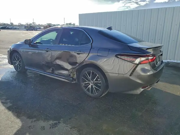 4T1T11AK7NU623174 2022 TOYOTA CAMRY - Image 2