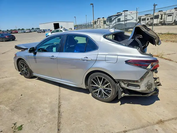 4T1T11AK7NU624048 2022 TOYOTA CAMRY - Image 2