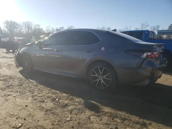 4T1T11AK7NU633901 2022 TOYOTA CAMRY - Image 2