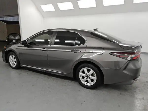 4T1T11AK7NU654375 2022 TOYOTA CAMRY - Image 2