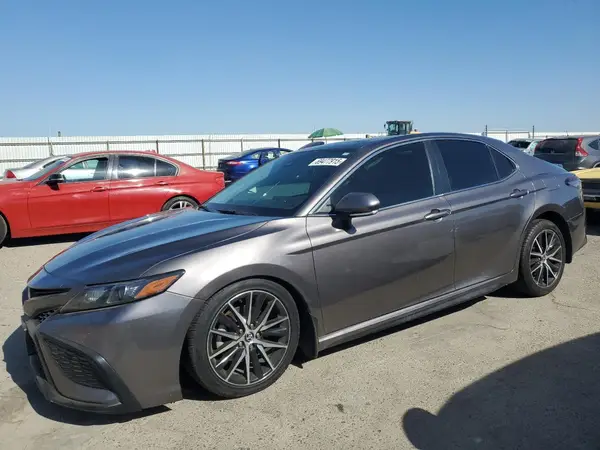 4T1T11AK7NU660676 2022 TOYOTA CAMRY - Image 1