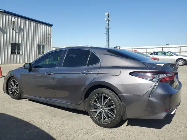 4T1T11AK7NU660676 2022 TOYOTA CAMRY - Image 2