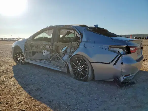 4T1T11AK7NU662394 2022 TOYOTA CAMRY - Image 2