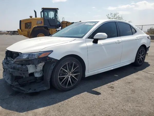 4T1T11AK7NU667529 2022 TOYOTA CAMRY - Image 1