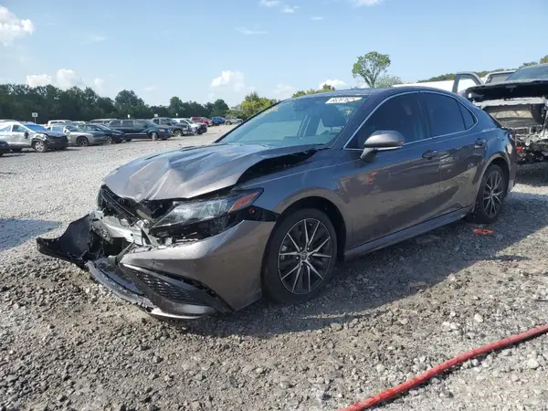 4T1T11AK7NU686033 2022 TOYOTA CAMRY - Image 1