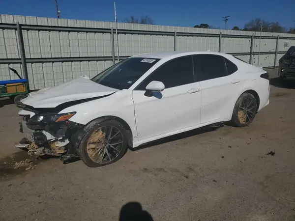 4T1T11AK7NU710749 2022 TOYOTA CAMRY - Image 1