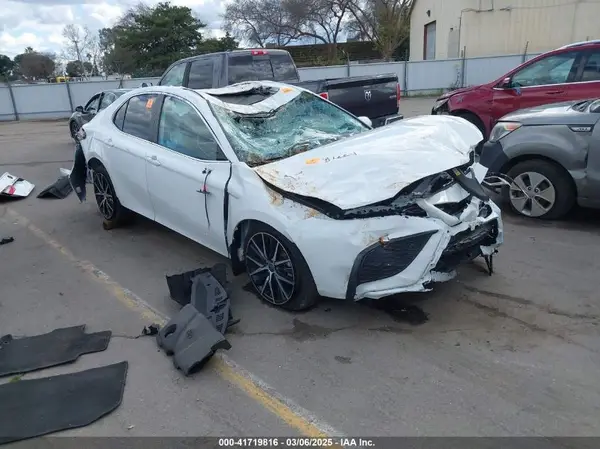 4T1T11AK7PU818257 2023 TOYOTA CAMRY - Image 1