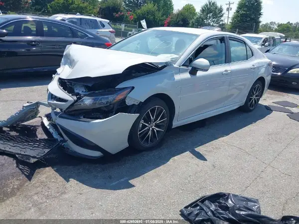 4T1T11AK7RU196102 2024 TOYOTA CAMRY - Image 2