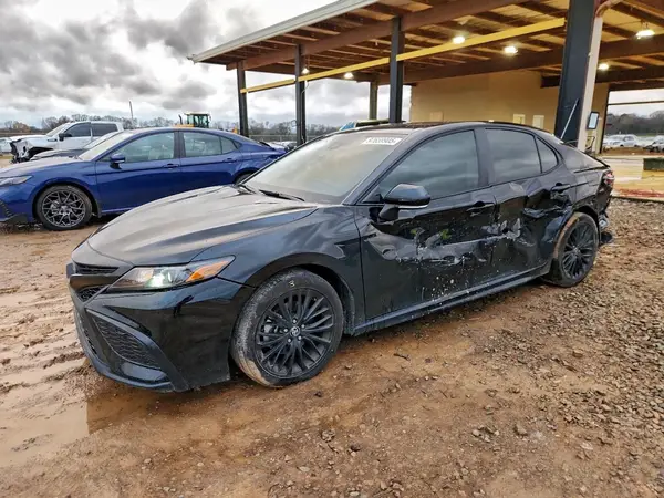 4T1T11AK8MU414136 2021 TOYOTA CAMRY - Image 1