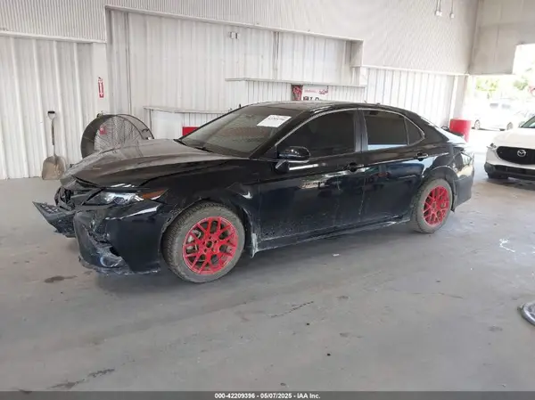 4T1T11AK8MU470982 2021 TOYOTA CAMRY - Image 2