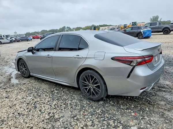 4T1T11AK8MU473543 2021 TOYOTA CAMRY - Image 2