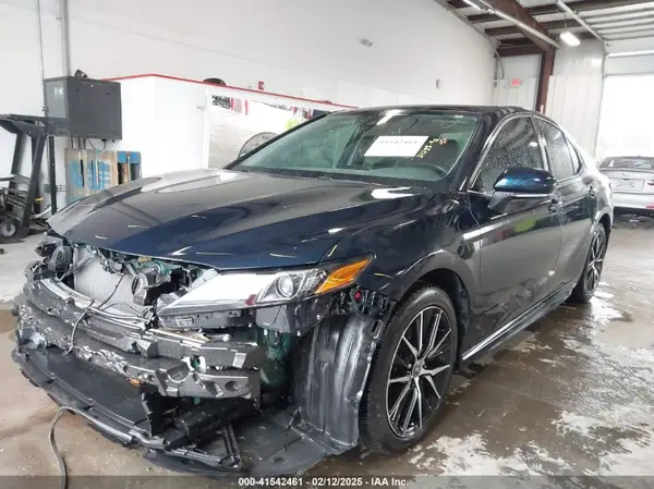 4T1T11AK8MU480461 2021 TOYOTA CAMRY - Image 2
